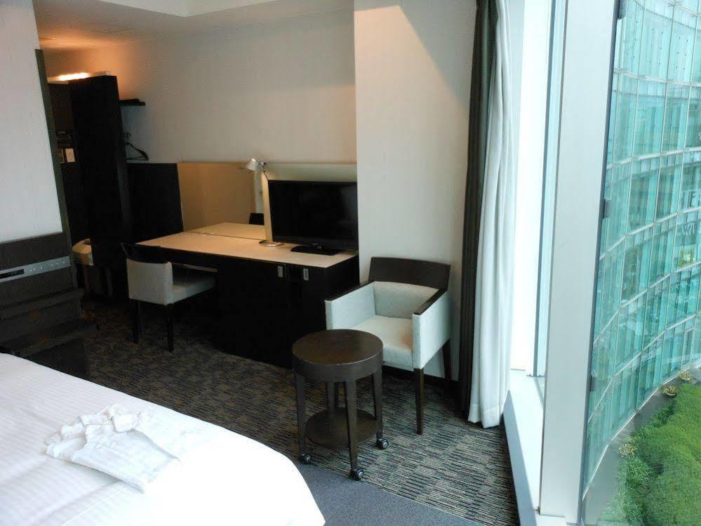 Hotel Leopalace Hakata Fukuoka  Buitenkant foto